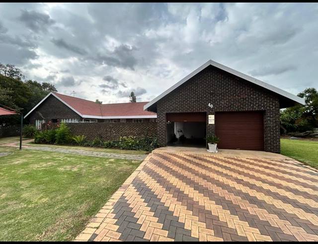 4 BEDROOM HOUSE FOR SALE IN SHARON PARK